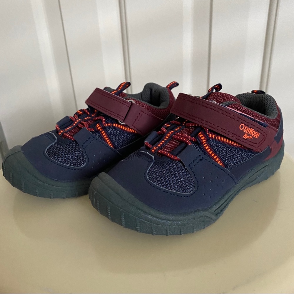 OshKosh boys toddler shoes size 9 - NWOT